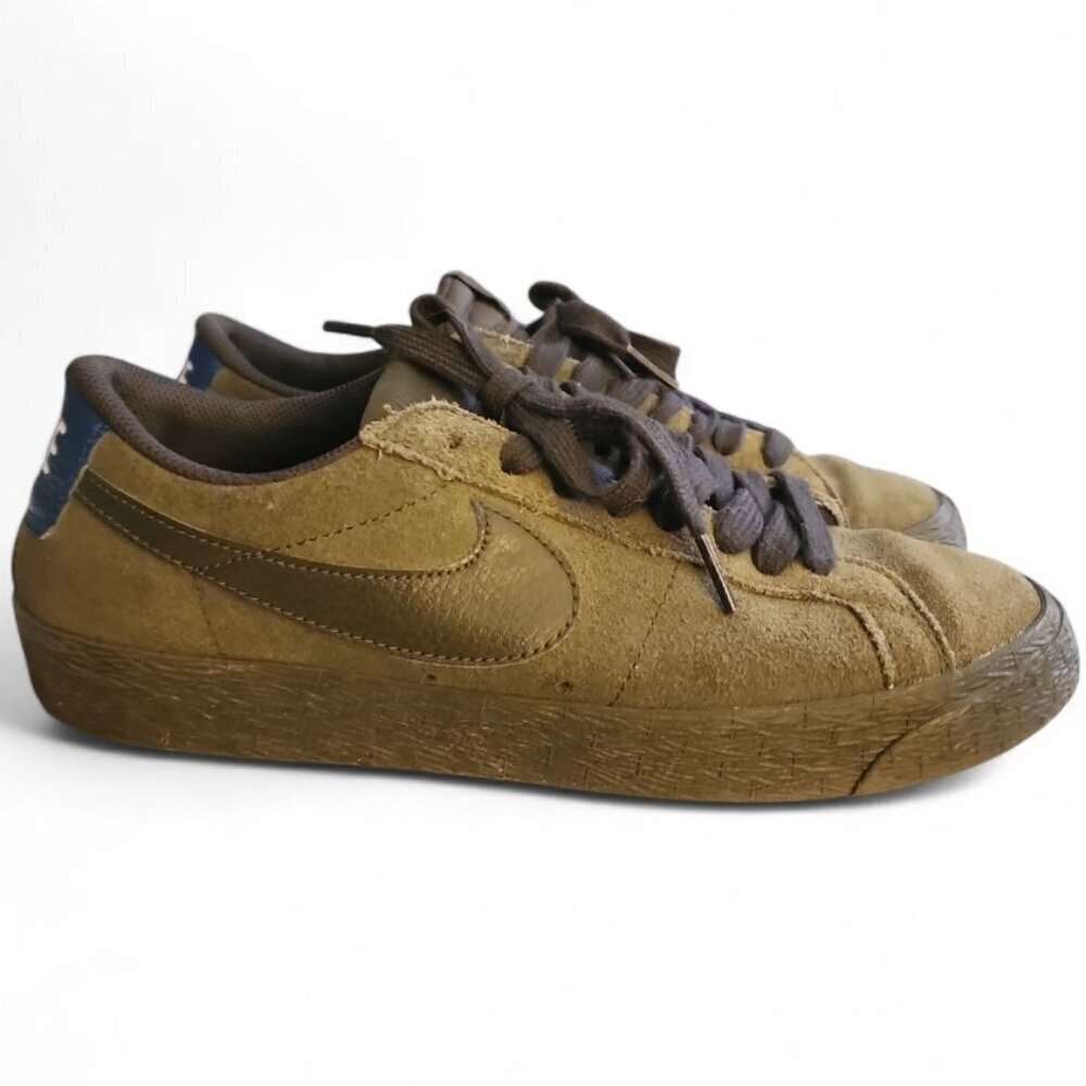Nike SB Zoom Blazer Low skate shoe Suede Green Sequoia Lace up Sz 8.5 864347-301 - Picture 1 of 7
